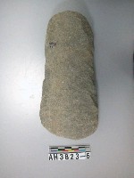 藏品(中型斜刃打製石斧)的圖片